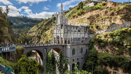 Santuario_de_Las_Lajas,_Ipiales,_Colombia,_2015-07-21,_DD_21-23_HDR-Edit by Diego Delso is licensed under CC BY-SA 2.0